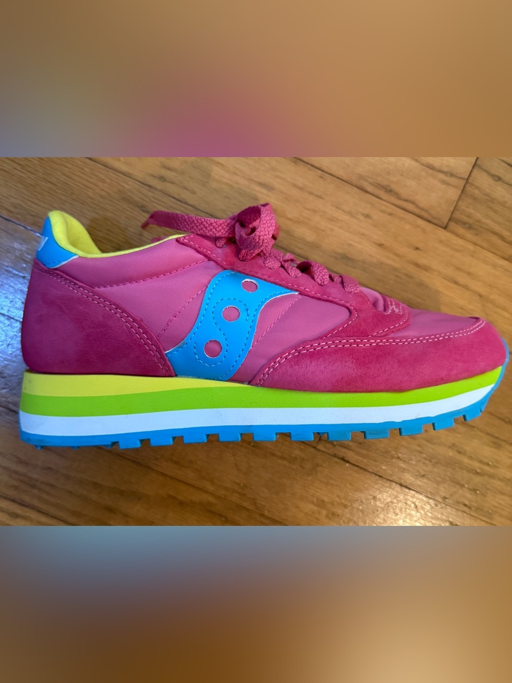 Saucony Women’s Jazz Pink & Blue Retro Runner Shoe size 6.5 like new!